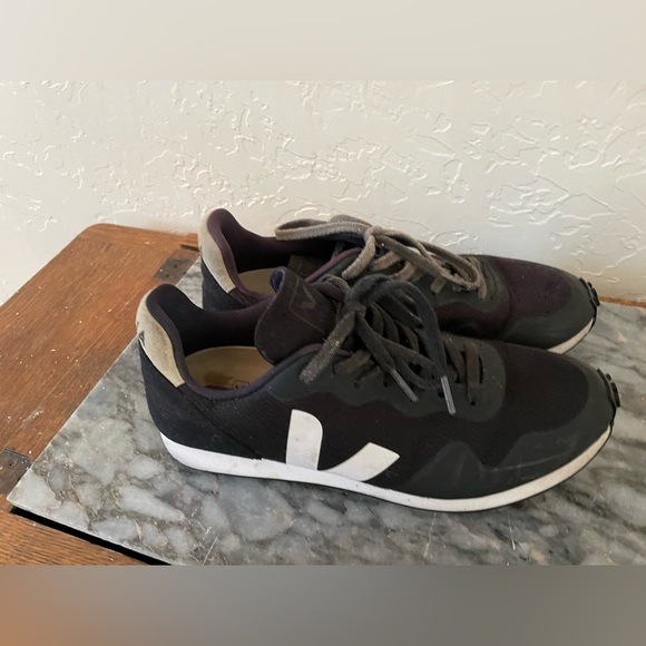 Veja Men’s SDU B-MESH BLACK WHITE shoes. 11.5. GUC. - Picture 4 of 14